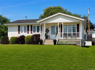1190 Rockland Dr, Bathurst, NB E2A 3T9