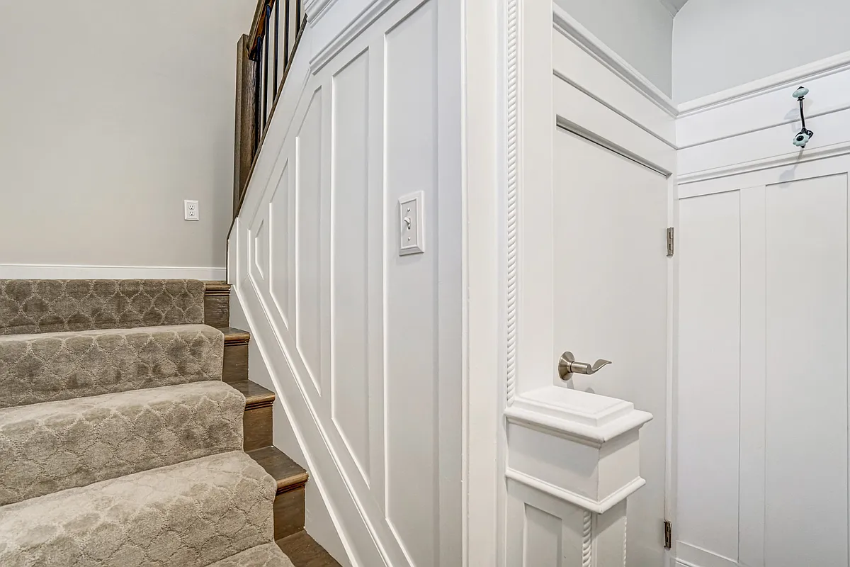 Building Photo - 621 Bluemont Ave #102