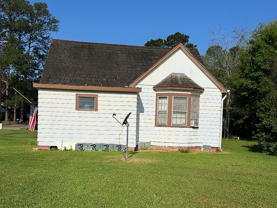 2nd image of 235 E Bertheaud Ave
