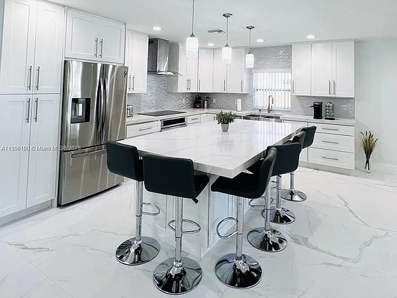 3rd image of 218 SE 3rd Pl