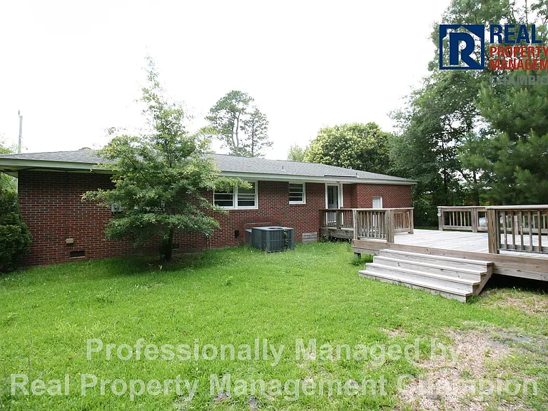 214 Huntington Rd — Photo 19