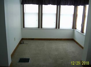 524 E 3rd St, Dixon, IL 61021