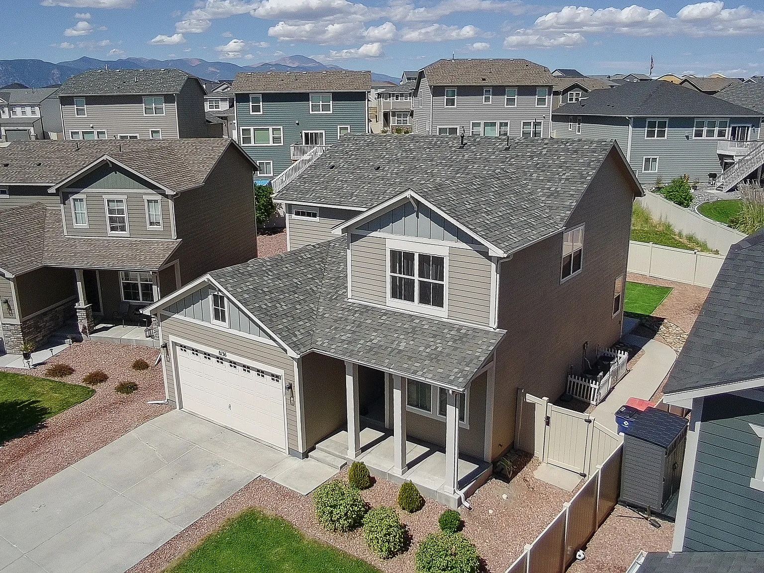 3 bed, 2.5 bath, 2136 sqft, $2,700 — Photo 3