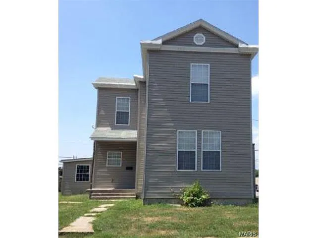 210 N Benton St photo 1