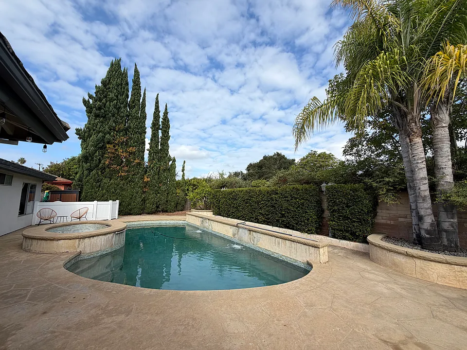 6182 Magdalena Pl