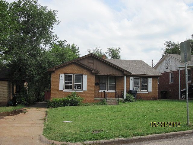 1st image of 2105 NE 27th St