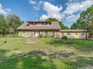 289 Deer Slayer Dr, Seguin, TX 78155