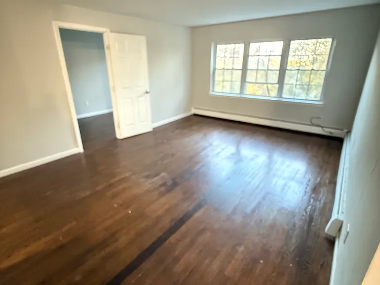 10 Highland St #4 — Photo 2
