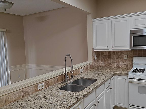 Dining/Kitchen
