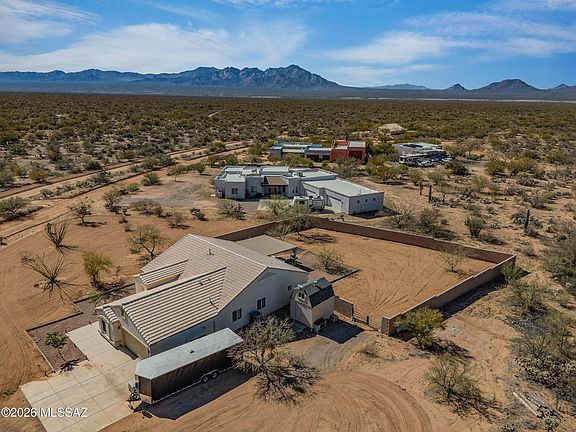 3rd image of 16194 W Lynnette Rd