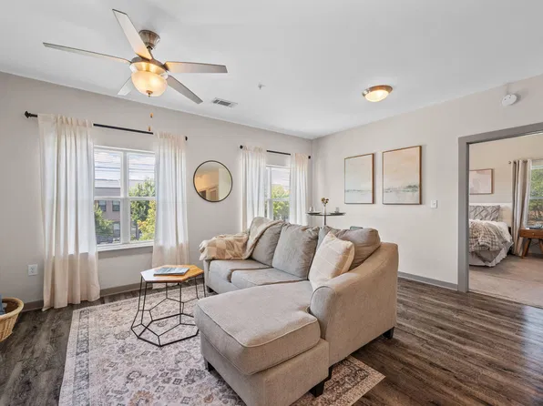782 Riverfront Pkwy Unit 202, Chattanooga, TN 37402