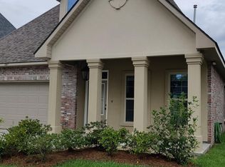 267 Lake Breeze Dr, Baton Rouge, LA 70820