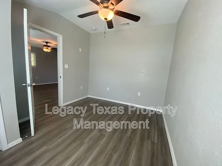 1113 S Walnut St #A — Photo 6