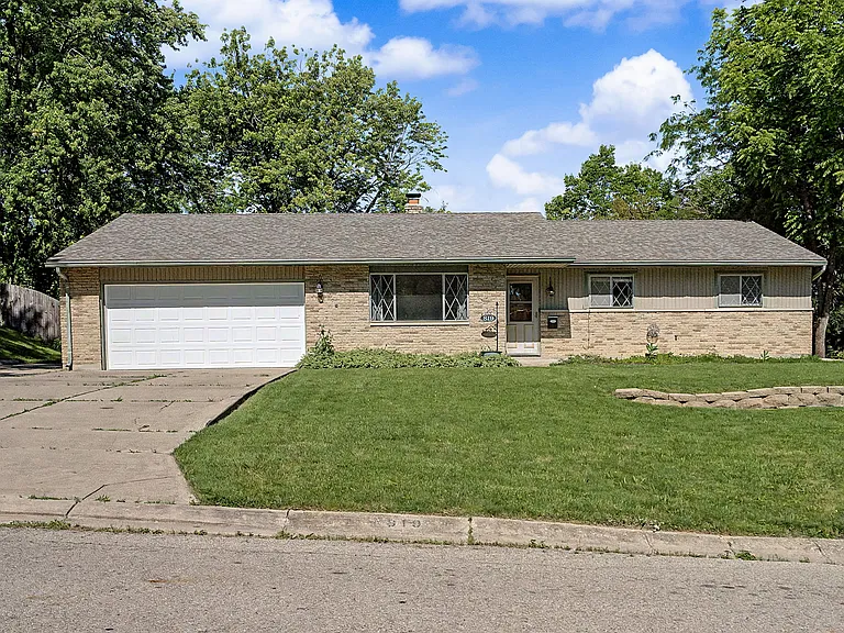 819 Gleneagle Dr — Photo 29