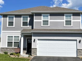 1677 Dublin Dr, Hampshire, IL 60140