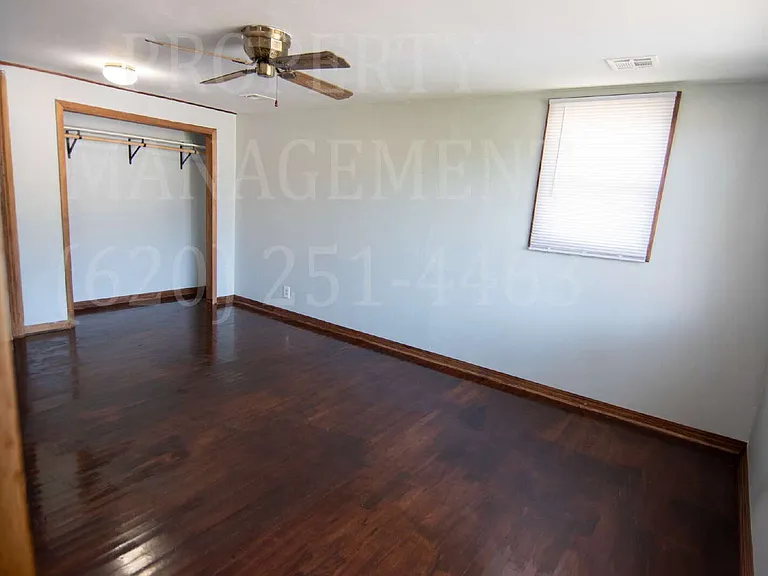 812 Siggins St — Photo 5