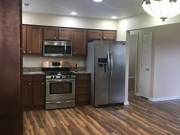 Eat in Kitchen area