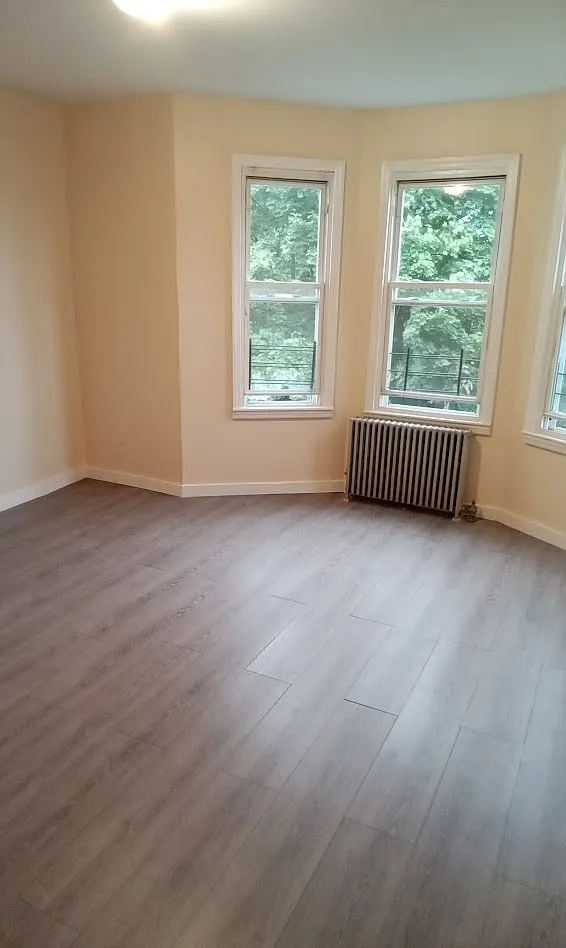 3 bed, 1000 sqft, $2,900 — Photo 3