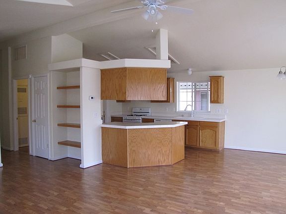 4th image of 195 Blossom Hill Rd. #208