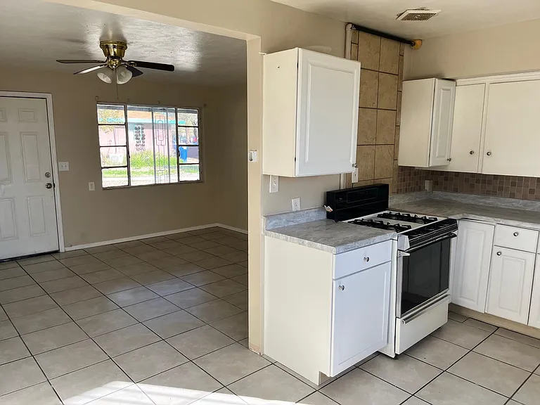 3617 E Lee St — Photo 9