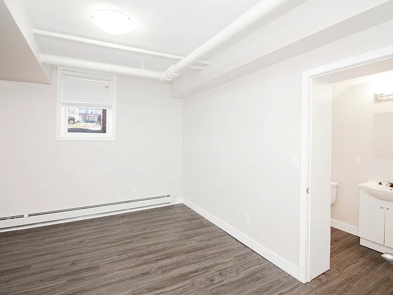 834 Grosvenor Ave #A — Photo 22