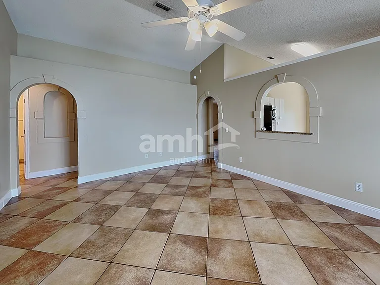 10122 Richardson Ct — Photo 7