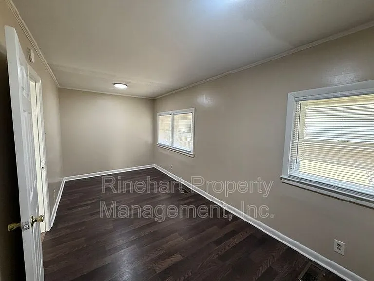 242 Cherry Rd S — Photo 16