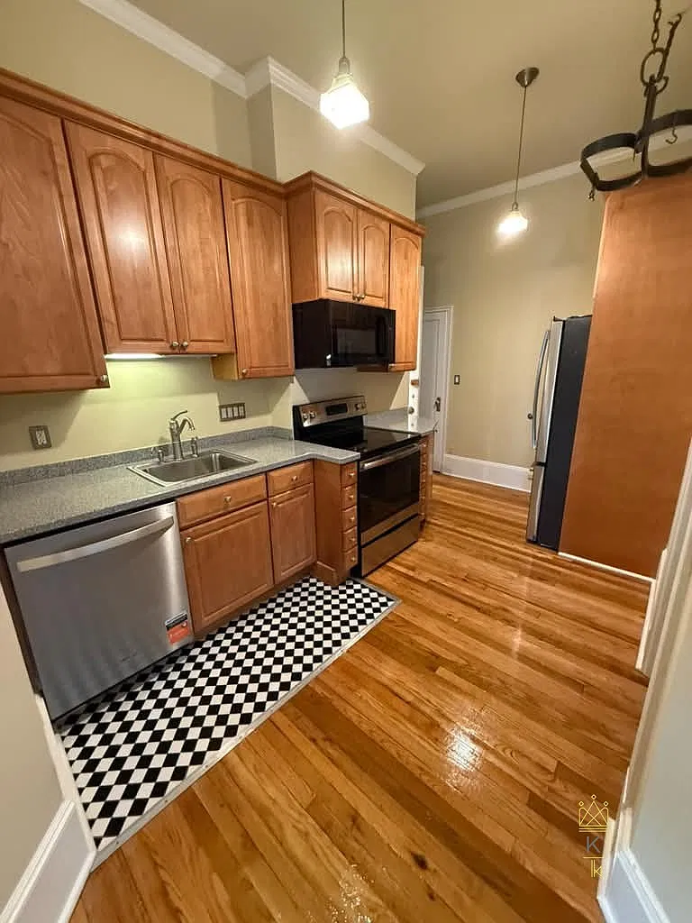 1 bed, 1.0 bath, $3,600 — Photo 1