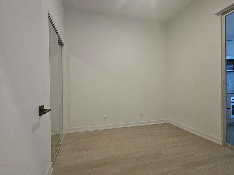 699 Sheppard Ave E #105 — Photo 8