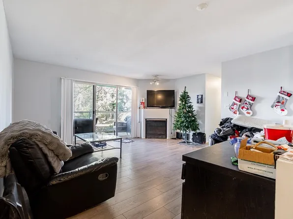 33839 Marshall Rd #201, Abbotsford, BC V2S 1L6