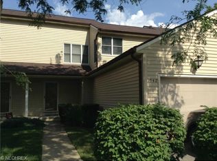 1942 Lillian Rd, Stow, OH 44224