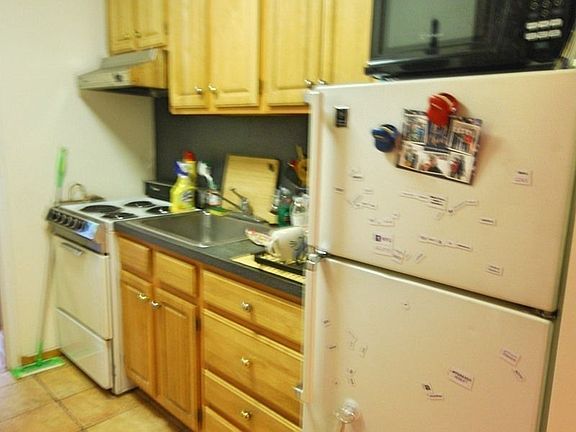 4th image of 120 E 7th St APT 1A