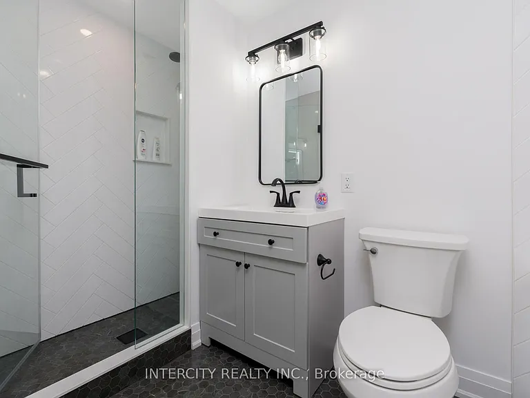 21 Nelson St #LPH32 — Photo 24