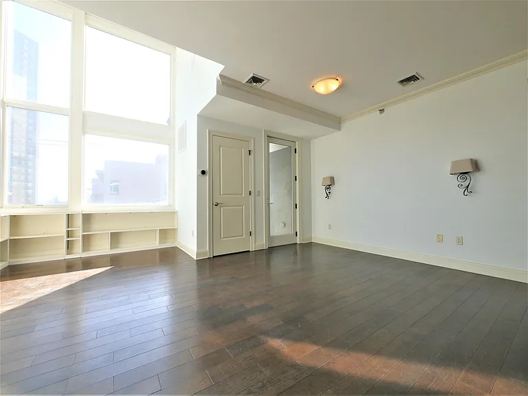 255 Laird Ave #15 — Photo 27