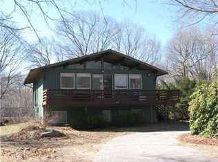 62 Indian Trl, Saunderstown, RI 02874