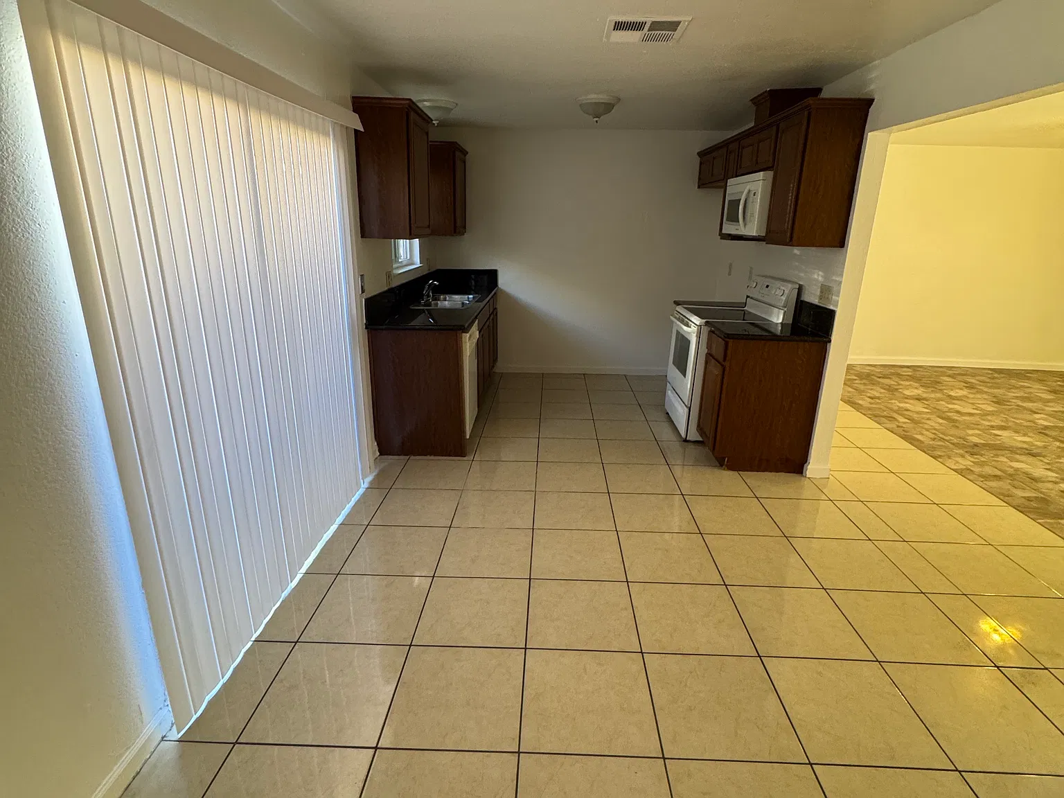 2 bed, $1,900 — Photo 3