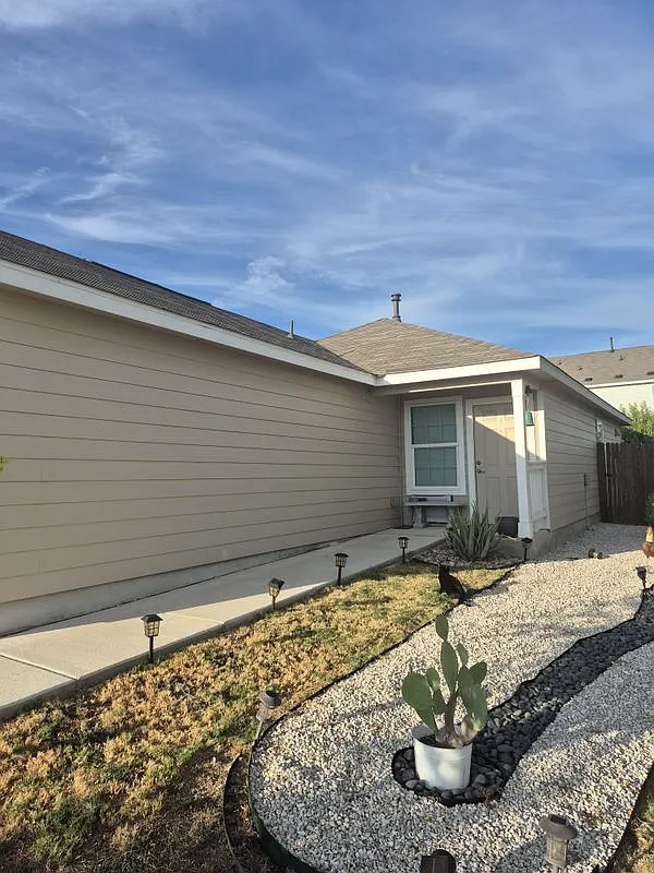 2 bed, 2.0 bath, 1048 sqft, $1,500 — Photo 2