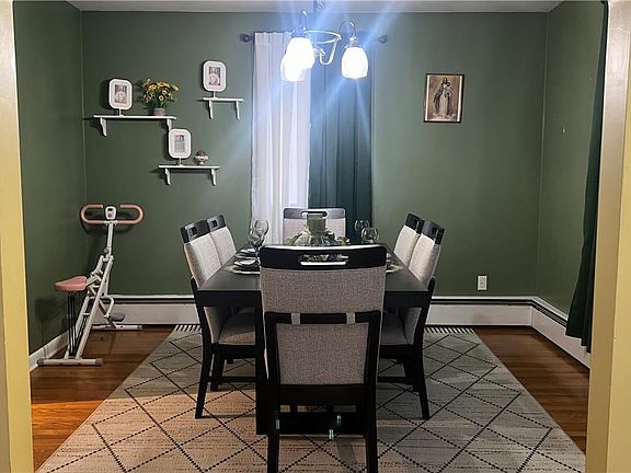 5th image of 2420 Tilghman St #2426