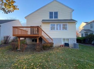 16 Mountain View Ct, Hamburg, NJ 07419