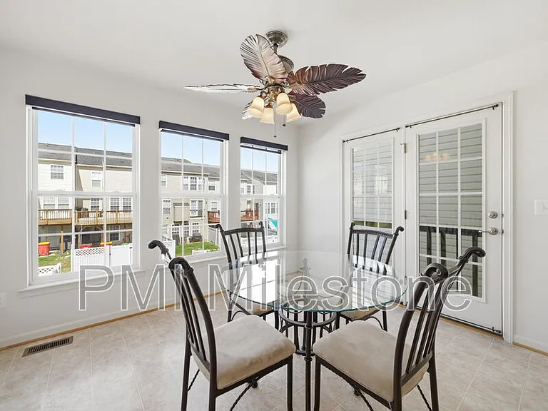 1247 Mare St — Photo 9