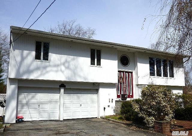1st image of 10 Larsen Ave