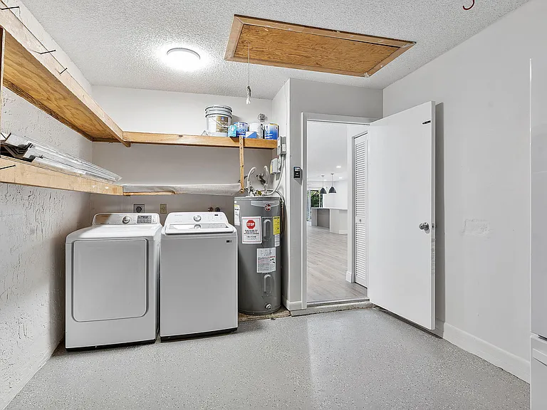 9180 Pine Springs Dr — Photo 24