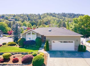 2004 NW Sarum Cir, Grants Pass, OR 97526