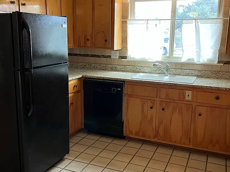723 Adams St NE — Photo 9