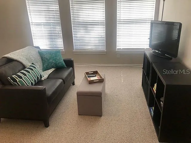 1 bed, 1.0 bath, 650 sqft, $1,800 — Photo 3