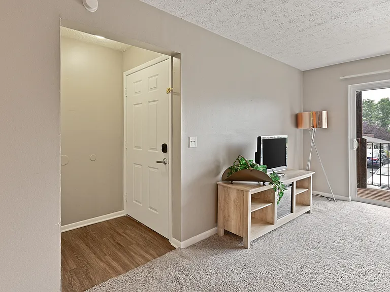 Heritage Hill Estates Apartments — Photo 10
