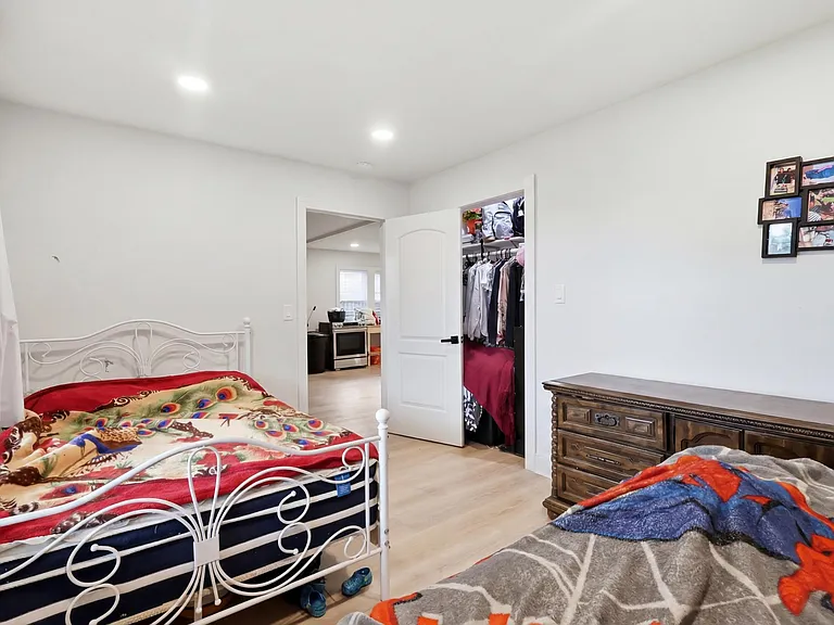411 Edwin St #A — Photo 14