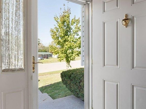 4th image of 3381 Sunny Hill Dr