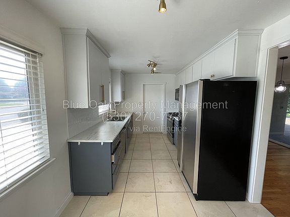3rd image of 2543 El Paso Way