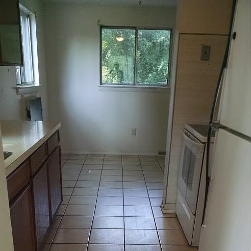 2nd image of 64 Jerry Rd #1